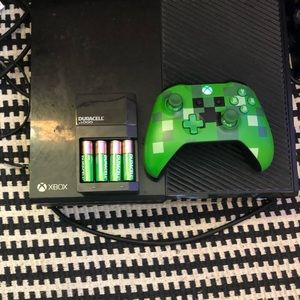 Xbox One 500 GB (no hdmi cord)